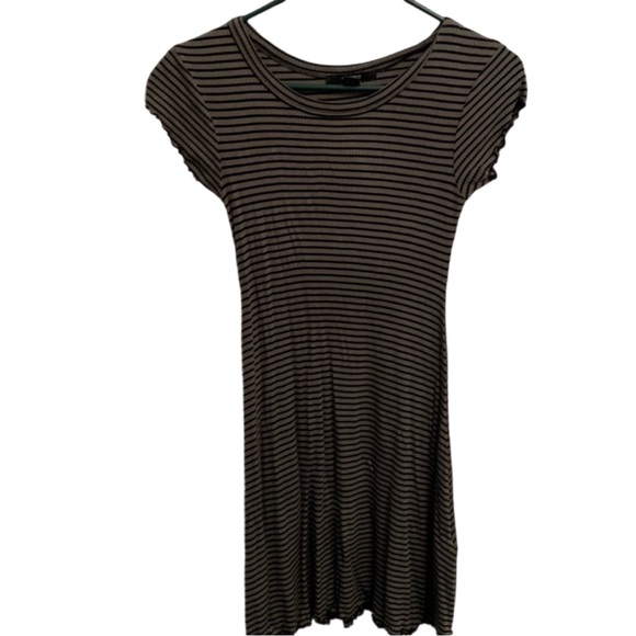 Forever 21 Dresses & Skirts - 🌸🌸 FINAL SALE MUST GO Forever 21 striped green casual dress!